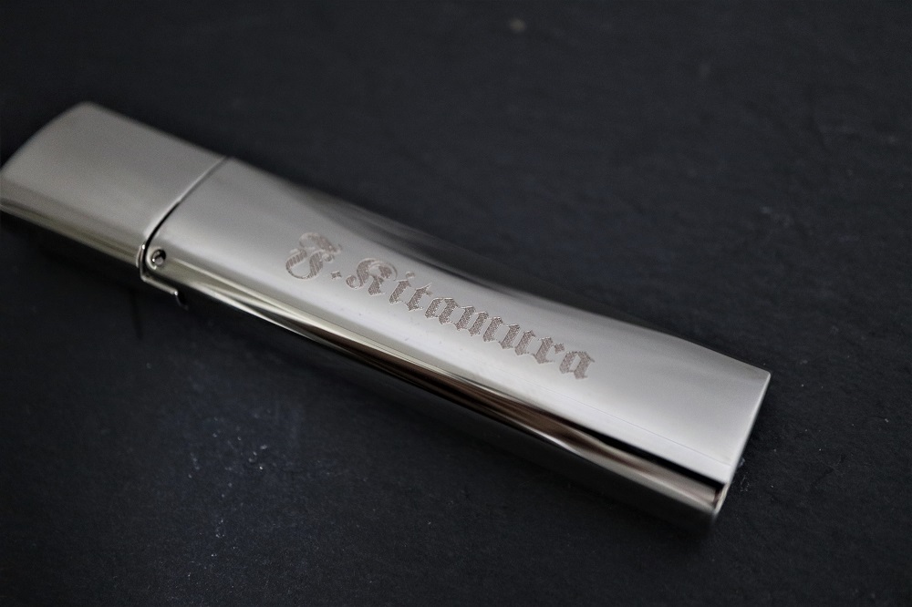 裏側に刻印　名入れ
名入れ　即日　横浜