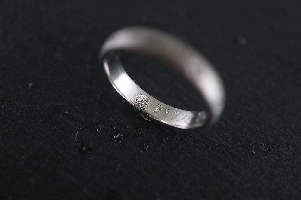 ペアリングへ刻印
薔薇
名入れ　即日　横浜