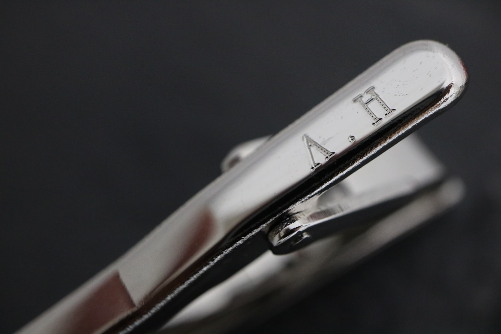 名入れ　即日　横浜　ネクタイピン　刻印