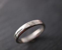 名入れ　即日　横浜　指輪　リング　表面　刻印