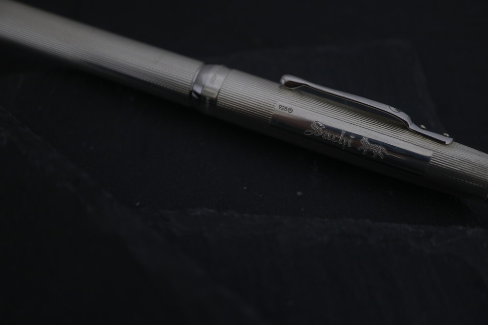 名入れ　即日　横浜　シルバー製のボールペンへ刻印　2
