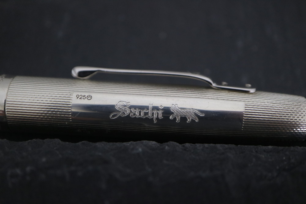 名入れ　即日　横浜　シルバー製のボールペン　刻印1