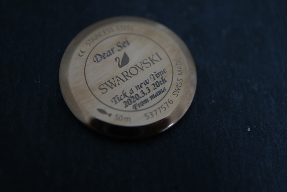名入れ　即日　横浜　スワロフスキー　時計　刻印
