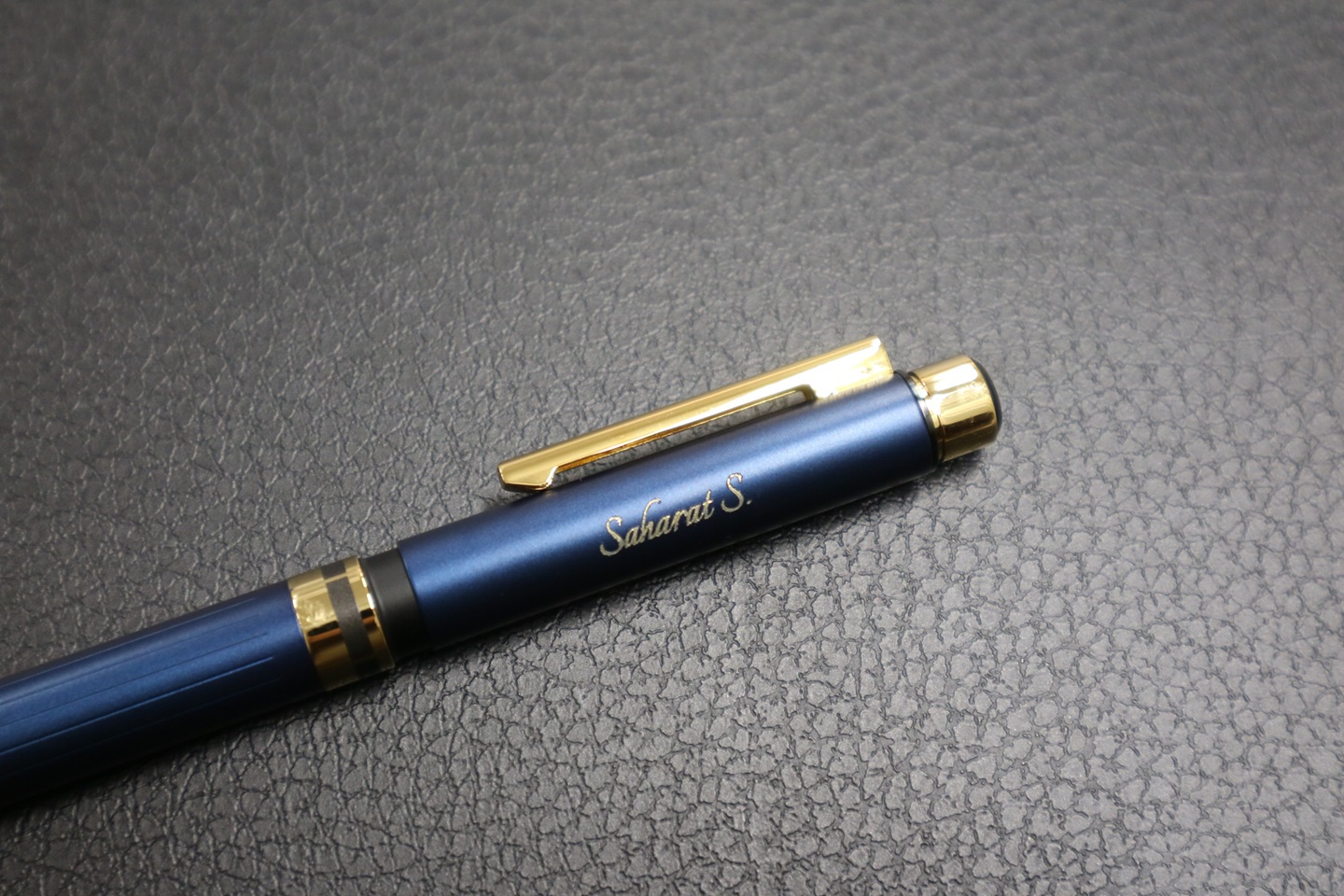 名入れ　即日　当日受け取り　当日　持ち込み 東京　関東　神奈川　横浜　大阪　名古屋　福岡　都内　秋葉原　名入れ　即日　刻印 レーザー 切削 名前入れ 彫刻 ハヤブサ　ボールペン　指輪　リング　プレゼント　全国発送 　時計　ゴルフ ネームタグ 万年筆　ジッポ　鉄道時計　全国発送　ボールペン